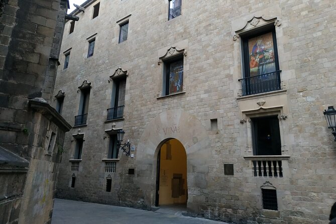 Barcelona Gothic Quarter Walking Tour with Tapas - Walking down Las Ramblas