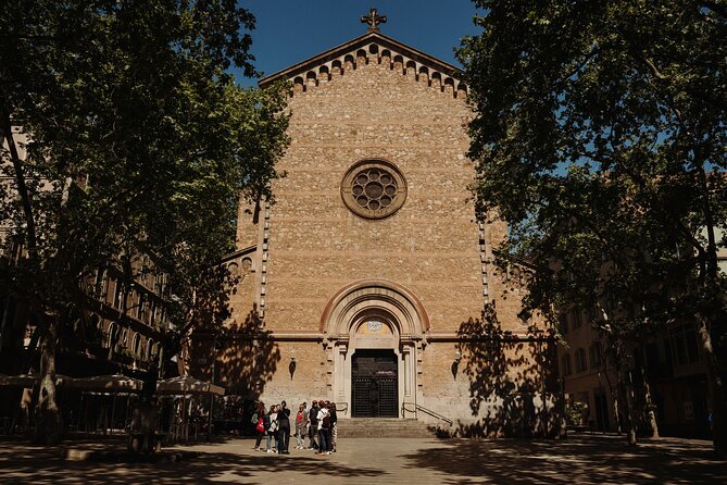 Barcelona Gracia Neighborhood Local Food & History Tour - Dried fruit, nuts, and the politics of Catalonia