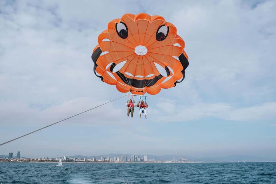 Barcelona: Guided Parasailing Experience - Practical advice for a smoother outing
