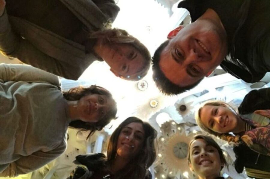 Barcelona: Guided Sagrada Familia Tour & Skip-The-Line Entry - Make the most of a six-person group