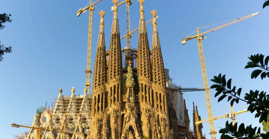 Barcelona: Guided Sagrada Familia Tour & Skip-The-Line Entry - Who will enjoy this Sagrada Familia tour?