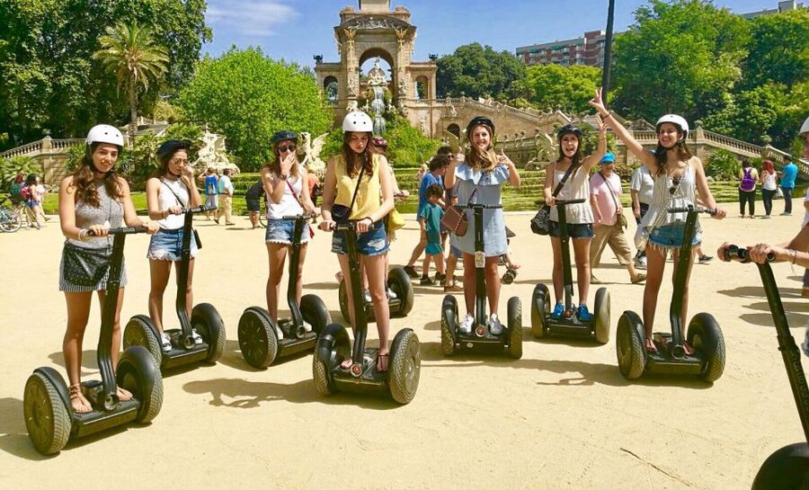Barcelona: Guided Segway Tour - Arc de Triomf and Parc de la Ciutadella