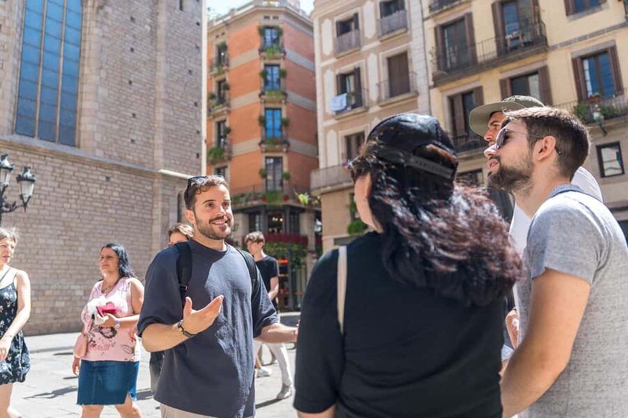 Barcelona guided tour in French - Moving from the Gothic Quarter into El Born
