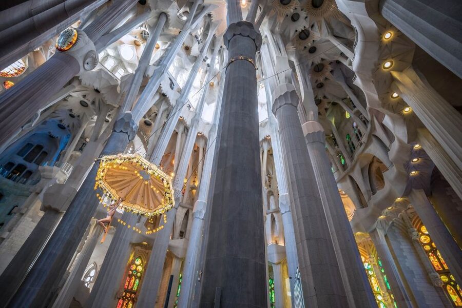 Barcelona: Guided Tour of Sagrada Familia - Clothing, timing, and simple preparation