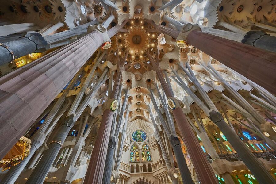 Barcelona: Guided Tour of Sagrada Familia - Why an evening visit changes the experience