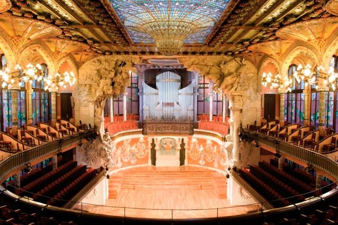 Barcelona Guitar Trio & Dance at the Palau de la Musica - How much flamenco dancing is included