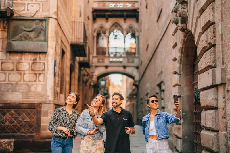 Barcelona: Helicopter Flight, Boat Ride, and Walking Tour - Gaudí’s masterpieces along Passeig de Gràcia