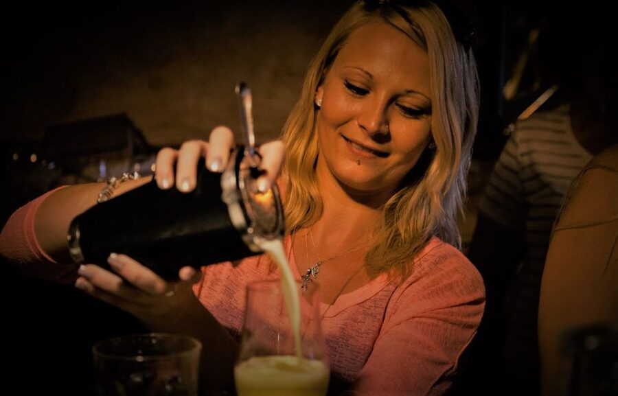 Barcelona: Hen Party Cocktail Class - Why the private instructor matters for a hen party