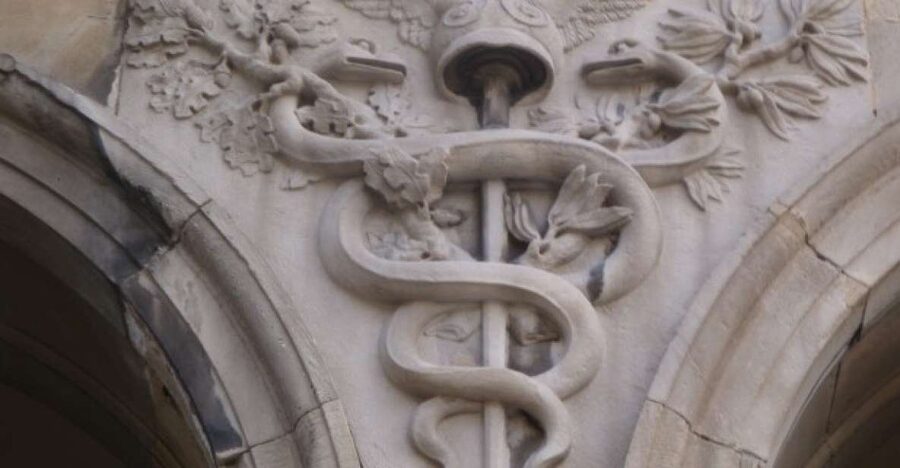 Barcelona: Hidden Secrets City Tour in German or English - The old town at a slower pace