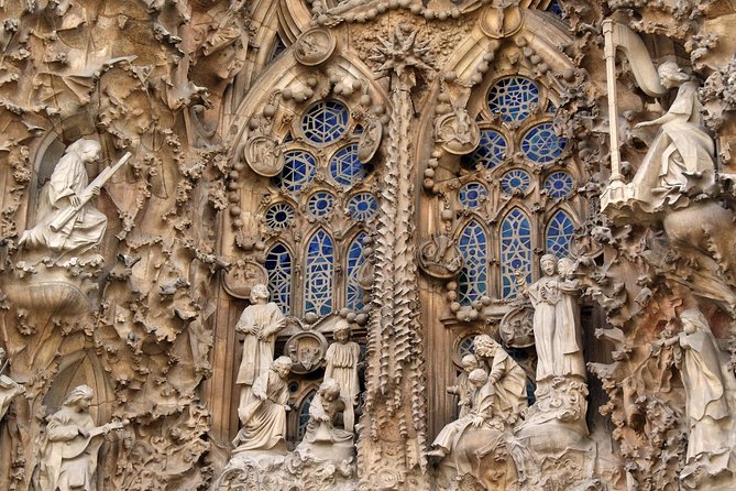 Barcelona Highlights Private Tour in a chauffeured Mercedes-Benz - A fast, private introduction to Barcelona