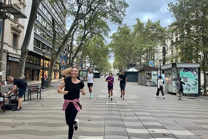 Barcelona Highlights Running Tour - A small group with a forgiving pace