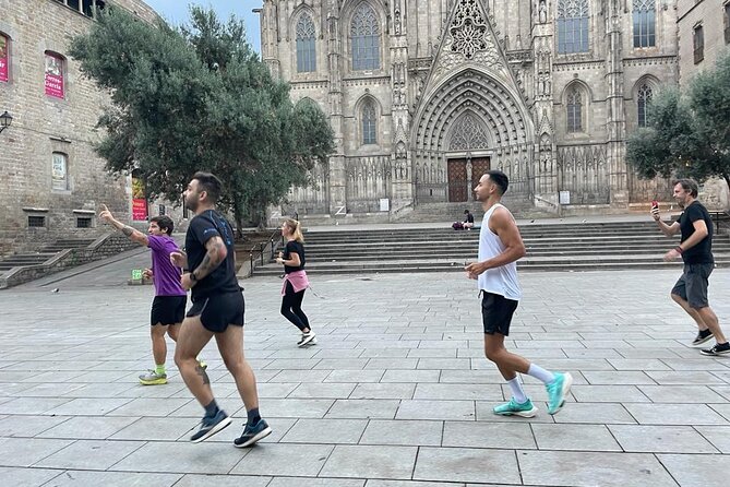 Barcelona Highlights Running Tour - Las Ramblas and La Boqueria before the crowds