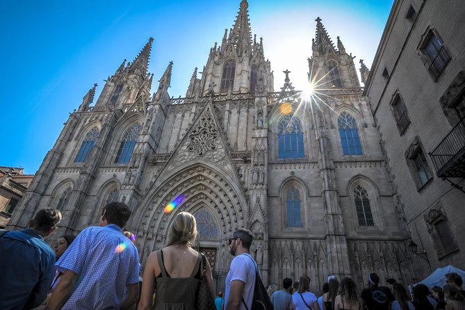 Barcelona Highlights & Sagrada Familia Tour: Priority Access - Gothic Quarter: Roman stones and medieval lanes
