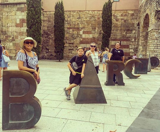 Barcelona Highlights & Secrets Private Tour with Tapa & Drink - What the $90.22 price gets you