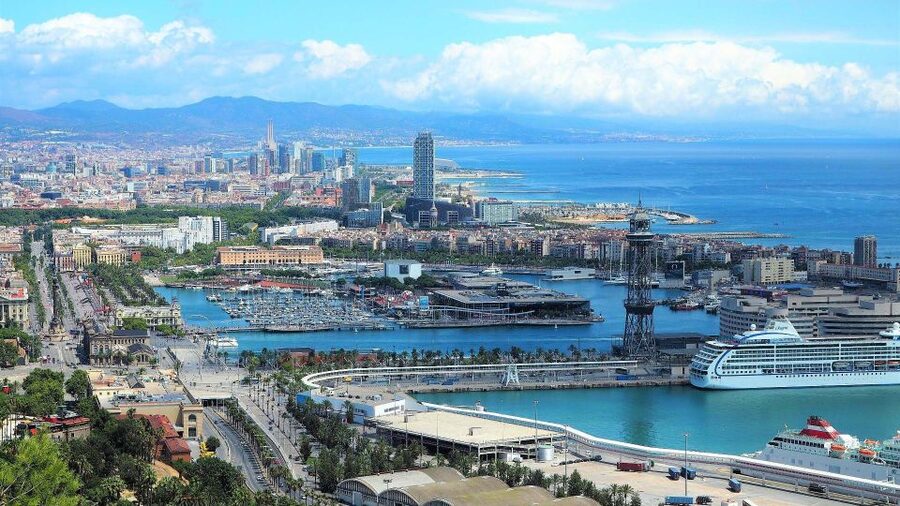 Barcelona Highlights Small Group Half-Day Tour with Pickup - Why this five-hour route works well
