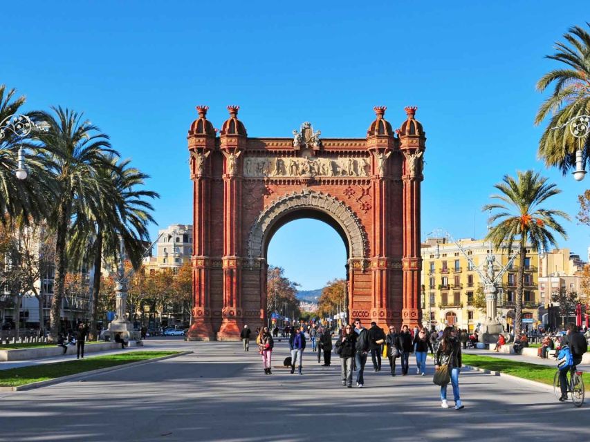 Barcelona Highlights Small Group Half-Day Tour with Pickup - Passeig de Gràcia and Barcelona’s Modernist showpieces