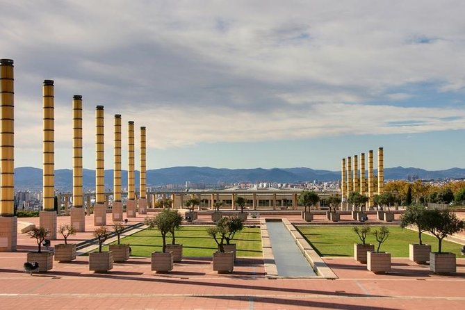 Barcelona Highlights Tour and Montserrat Monastery with Hotel Pick-up - What the eight-hour schedule feels like