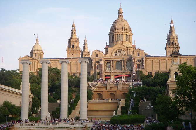 Barcelona Highlights with a Local Friend - Key points to know before booking