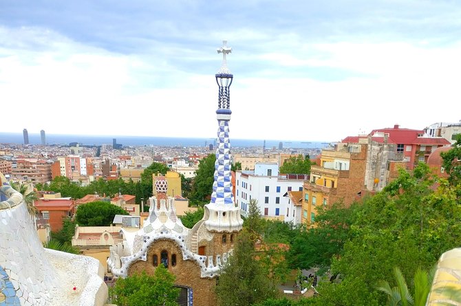 Barcelona Highlights with a Local Friend - Sagrada Familia: an outside view or a longer visit