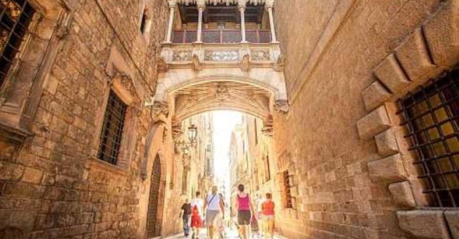Barcelona Historic Guided Tour - Ancient walls and the layers beneath old Barcelona