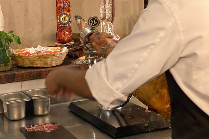 Barcelona Historic Walking Tour and Food Experience - What the three and a half hours feel like