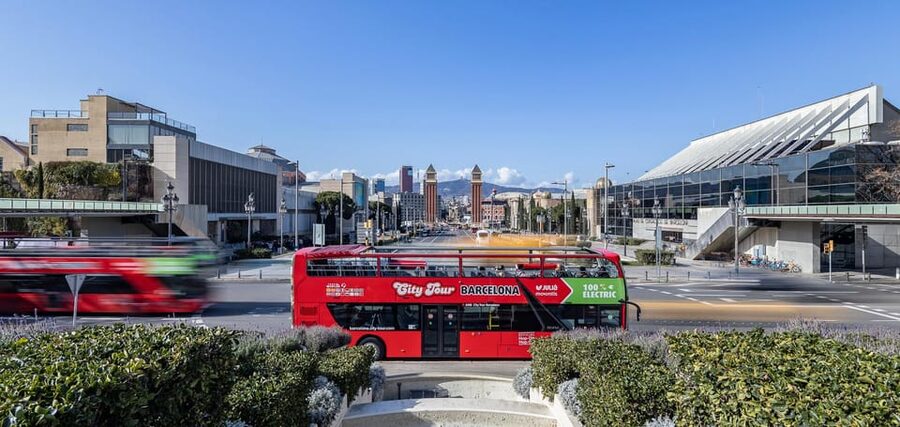 Barcelona: Hop-On Hop-Off Bus with Sailing Cruise - The green East route and Barcelona’s famous architecture
