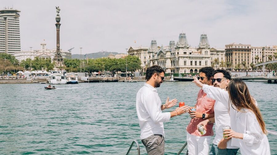 Barcelona: Hop-On Hop-Off Bus with Sailing Cruise - The practical rhythm of a good sightseeing day