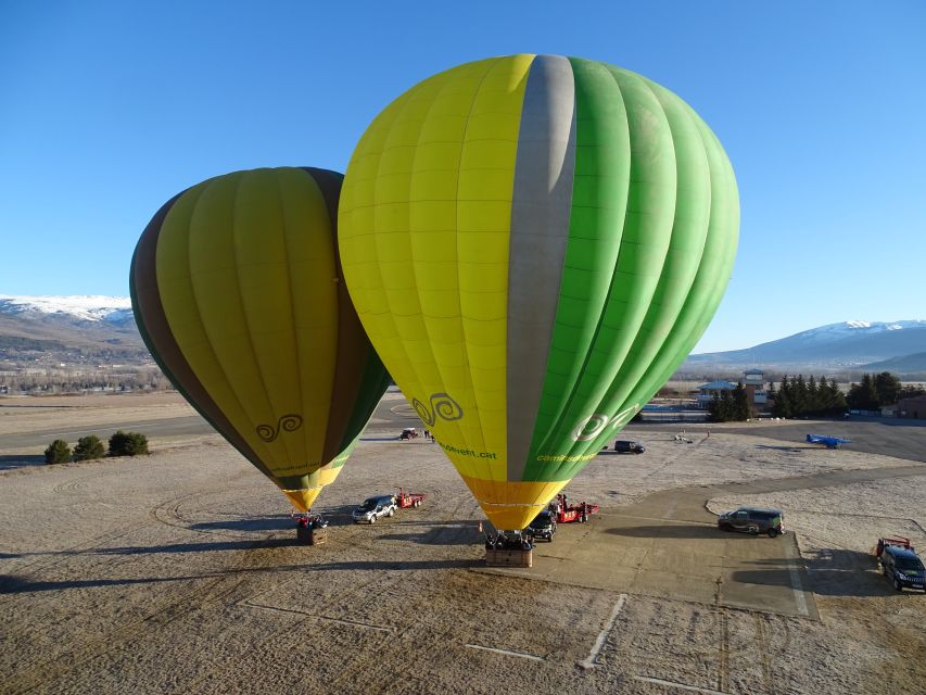 Barcelona: Hot Air Balloon Flight Experience - Preparing the balloon and meeting the crew