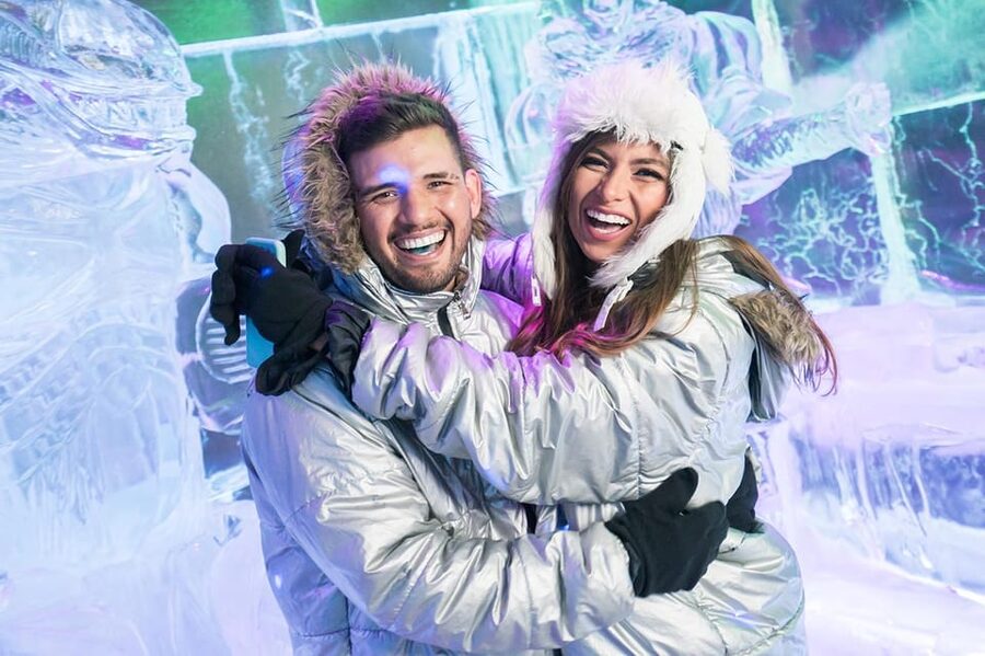 Barcelona: Ice Bar and Terrace Drinks Romantic Package - From freezing room to beach terrace