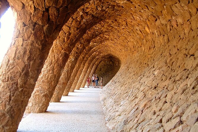 Barcelona in 1 Day: Sagrada Familia, Park Guell,Old Town & Pickup - Walking through the Gothic Quarter