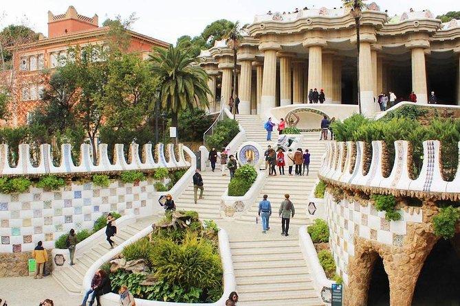 Barcelona in 1 Day: Sagrada Familia, Park Guell,Old Town & Pickup - Finishing at Park Güell