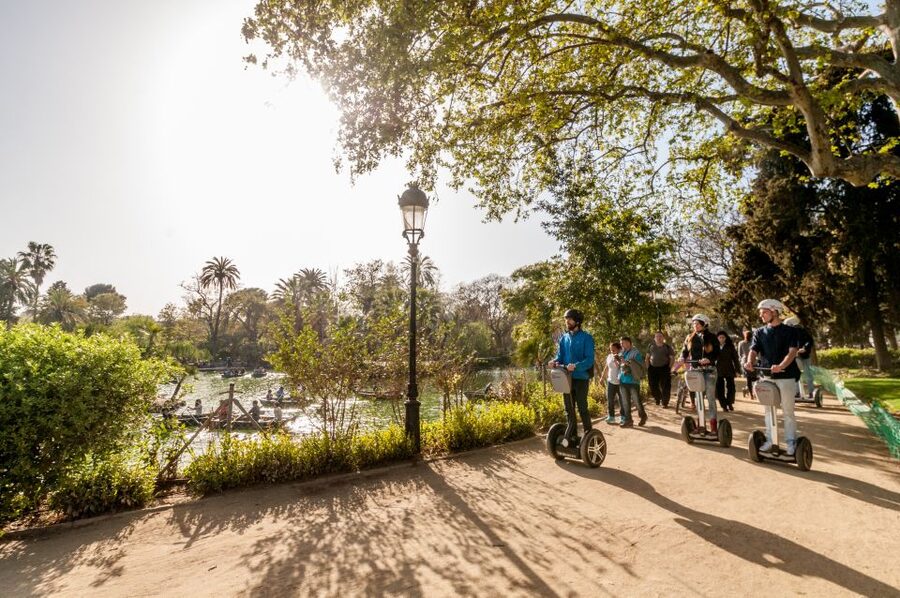 Barcelona Insiders Segway Tour 1.5h - Beginning at the Arc de Triomf