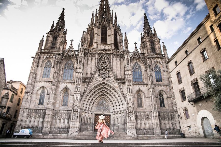 Barcelona: Instagram Tour of the Most Scenic Spots - What you receive, and what you do not