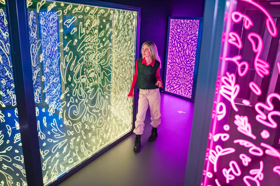Barcelona: Interactive Art Installation by IKONO - Is $18 a fair price?