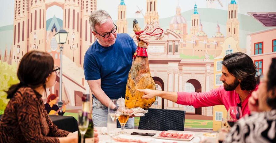 Barcelona: Jamón Experience Masterclass - How the wine and cava pairing works