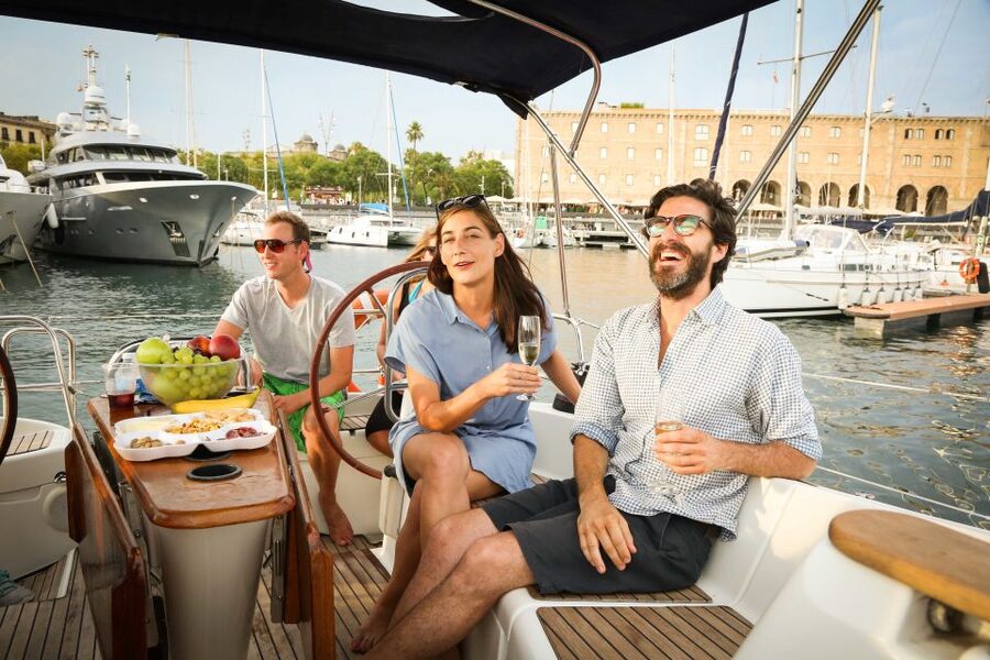 Barcelona: Light Brunch Sailing Experience with Drinks - Setting out from Port Olimpic