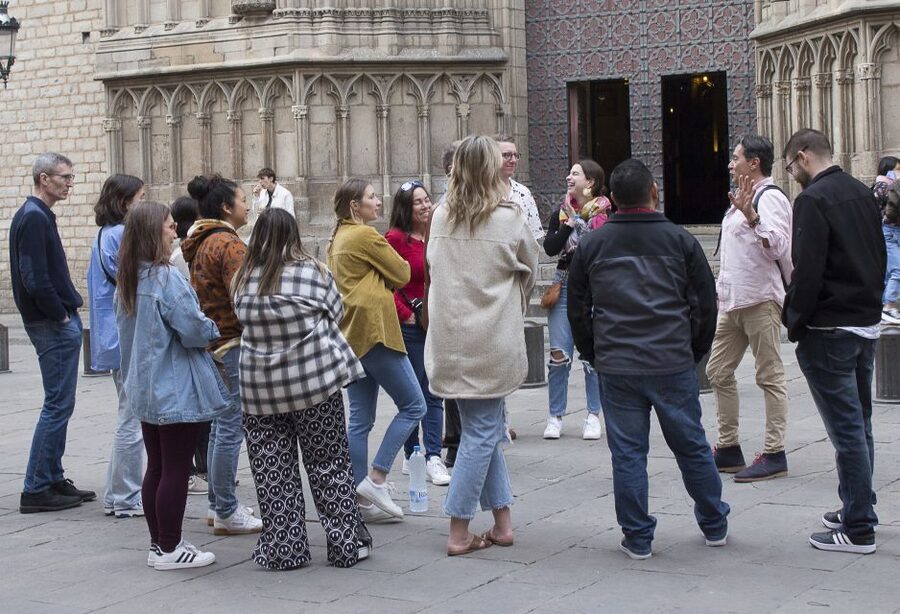 Barcelona: Market, Tasty Tapas/Food and Gothic History Tour - Who will enjoy this Barcelona food walk