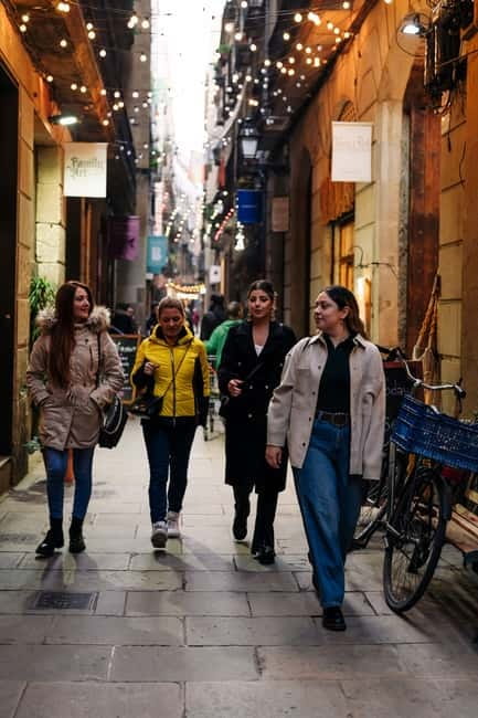 Barcelona: Marvels of Barcelona Walking Tour - The Kiss of Freedom and Barcelona’s visual stories