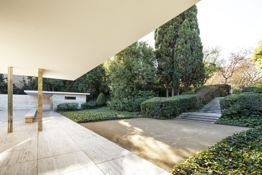 Barcelona: Mies van der Rohe Pavilion Ticket and Audio Guide - The reconstructed Pavilion and its unusual story