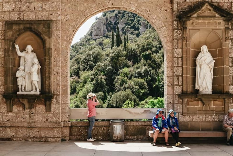Barcelona: Montserrat and Winery Tour with Tapas or Lunch - Why Montserrat makes such a strong Barcelona day trip