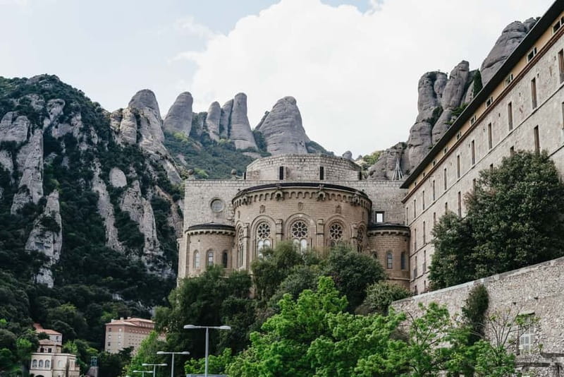 Barcelona: Montserrat and Winery Tour with Tapas or Lunch - Half-day Montserrat option: simple and focused
