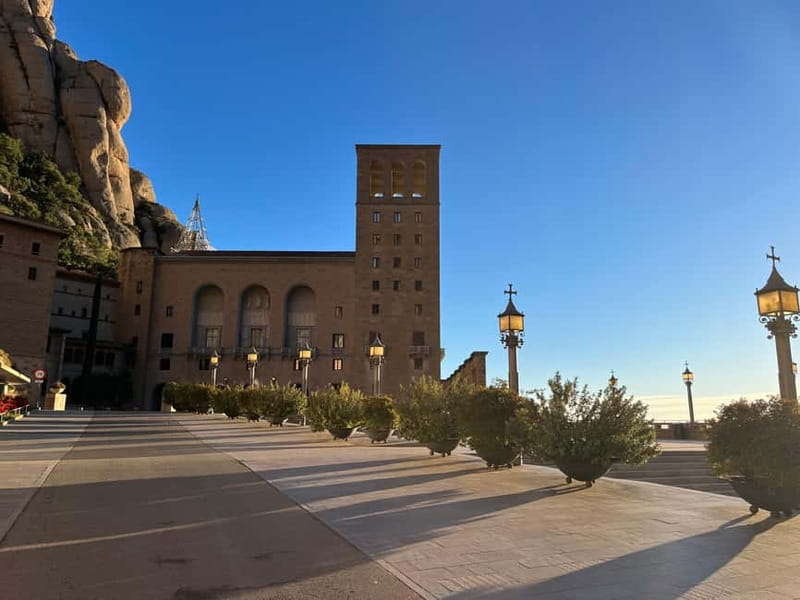 Barcelona: Montserrat Early Trip — Cable Car, Abbey & Hike - Choose the cogwheel train or the aerial cable car
