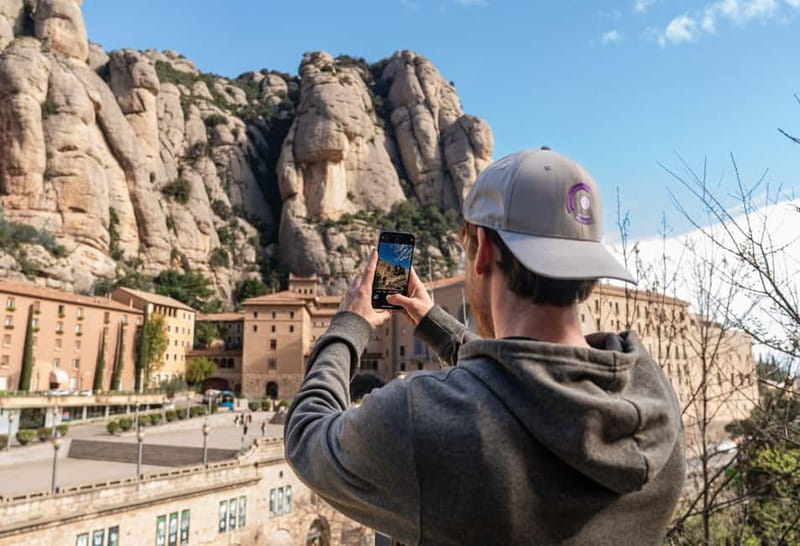 Barcelona: Montserrat Hike, Nature & Monastery, Semi-Private - Free time at the farmer’s market