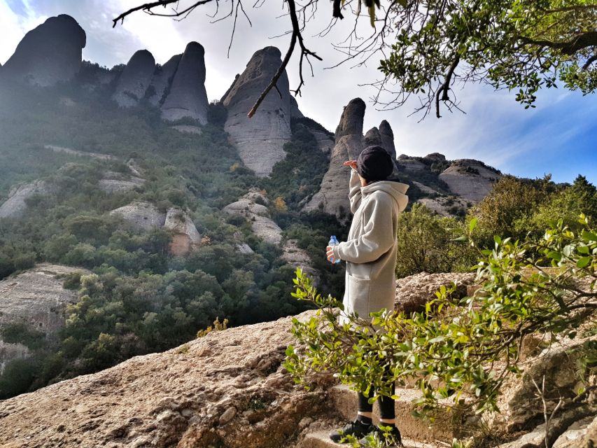 Barcelona: Montserrat Hiking Experience and Monastery Visit - The monastery and La Moreneta