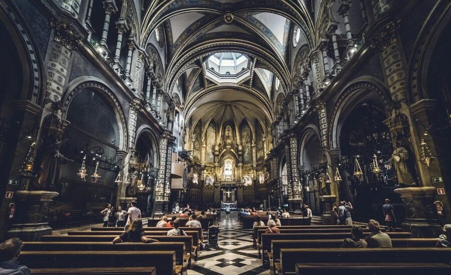 Barcelona: Montserrat Monastery & Hiking Off the Beaten Path - Thirty minutes to browse near the abbey