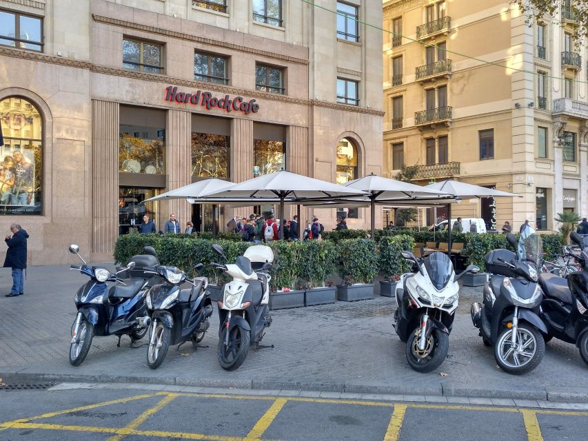 Barcelona: Montserrat & Sagrada Familia Guided Tour - Returning to Barcelona for a two-hour pause