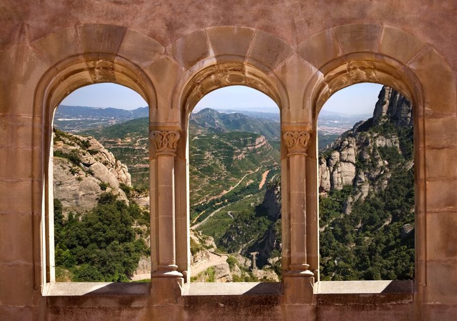 Barcelona: Montserrat Tour with Lunch & Wine Tasting Option - Timing, free time, and what you may miss