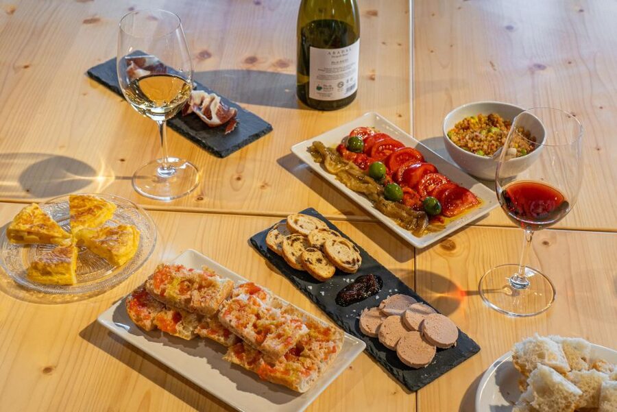 Barcelona: Montserrat, Winery Tour & Lunch with Wine Tasting - Tasting liqueurs made by Benedictine monks