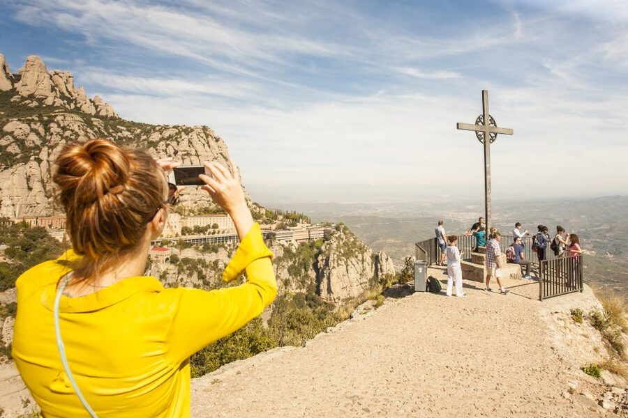 Barcelona: Montserrat with Winery Visit and Farmhouse Lunch - Pares Baltà and the making of Cava