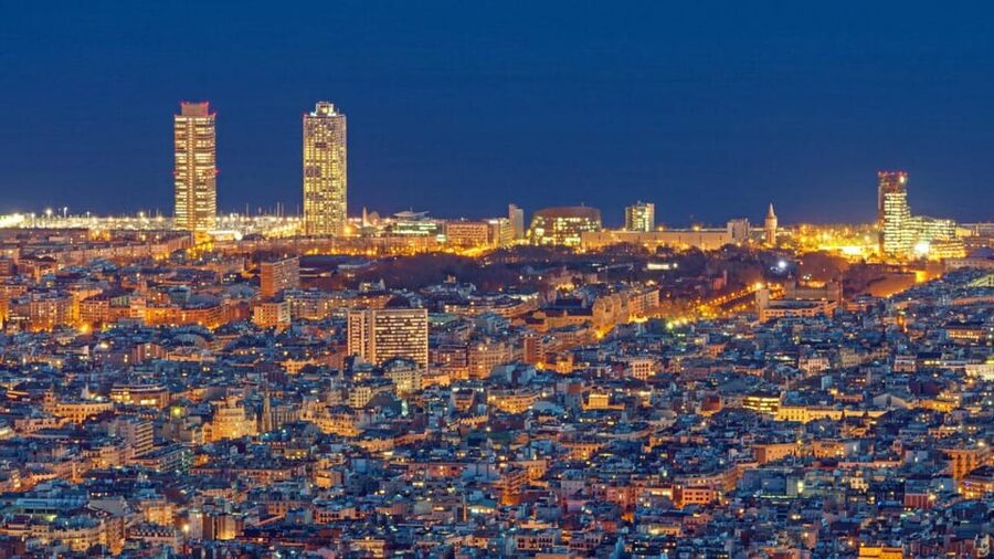 Barcelona: Night Walking Tour in the Heart of the Movida - The Gothic Quarter and its unusual details